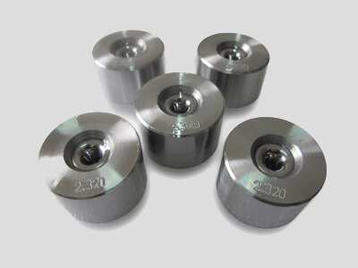 Tungsten carbide drawing die